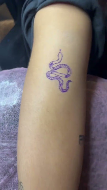 Female TATTOO ARTIST #tattoo #shorts #shortsvideo #subscribe #tiktok #foryou