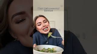 I ordered a salad bowl and couldn’t stop eating like this #comedy #influencer #snapchatfilter