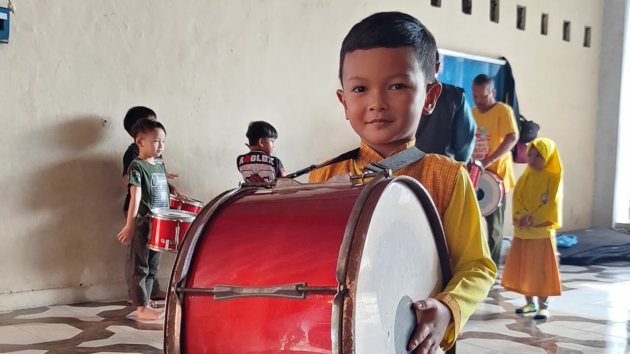 Latihan dan Bermain Drum Band, dalam rangka Memperingati Isra Miraj Nabi Muhammad SAW.