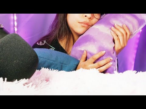 #ASMR #NOTALKING Playing with Pillows / Jugando con Almohadas