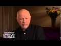 Hector Elizondo discusses working with Tony Shaloub on "Monk" - EMMYTVLEGENDS.ORG