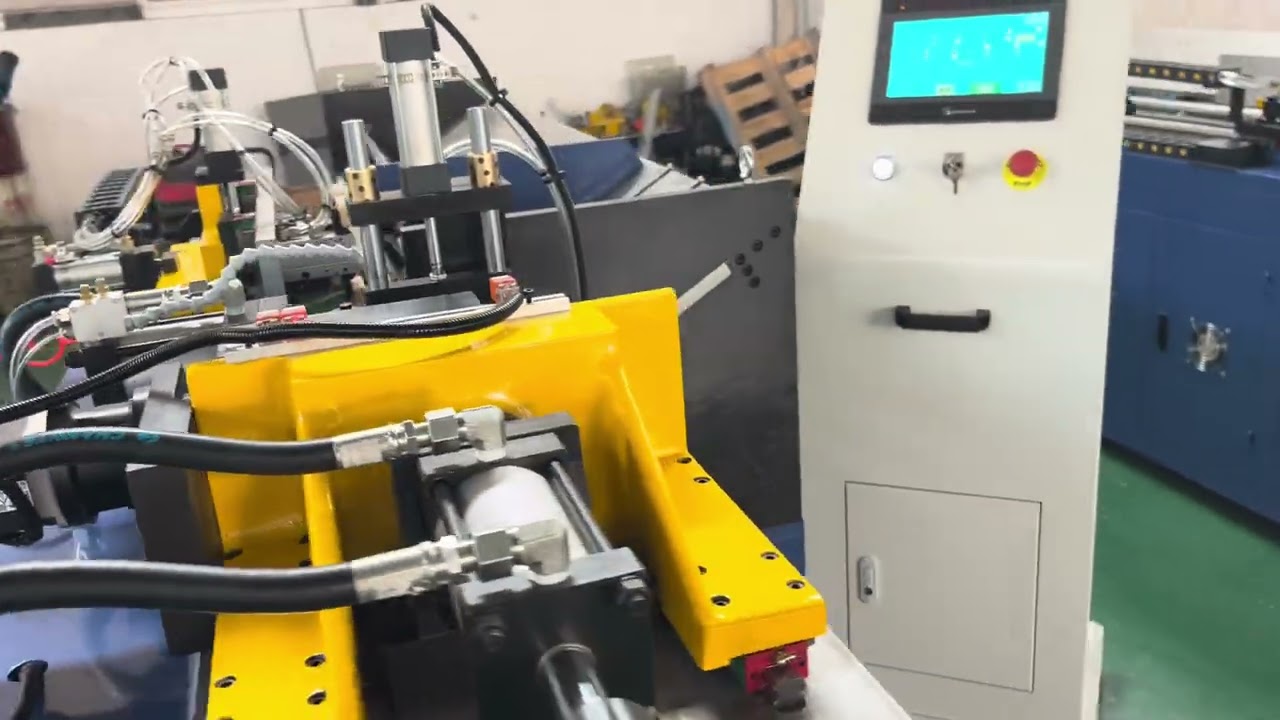 Máquina de canelado de tubos con carga automática