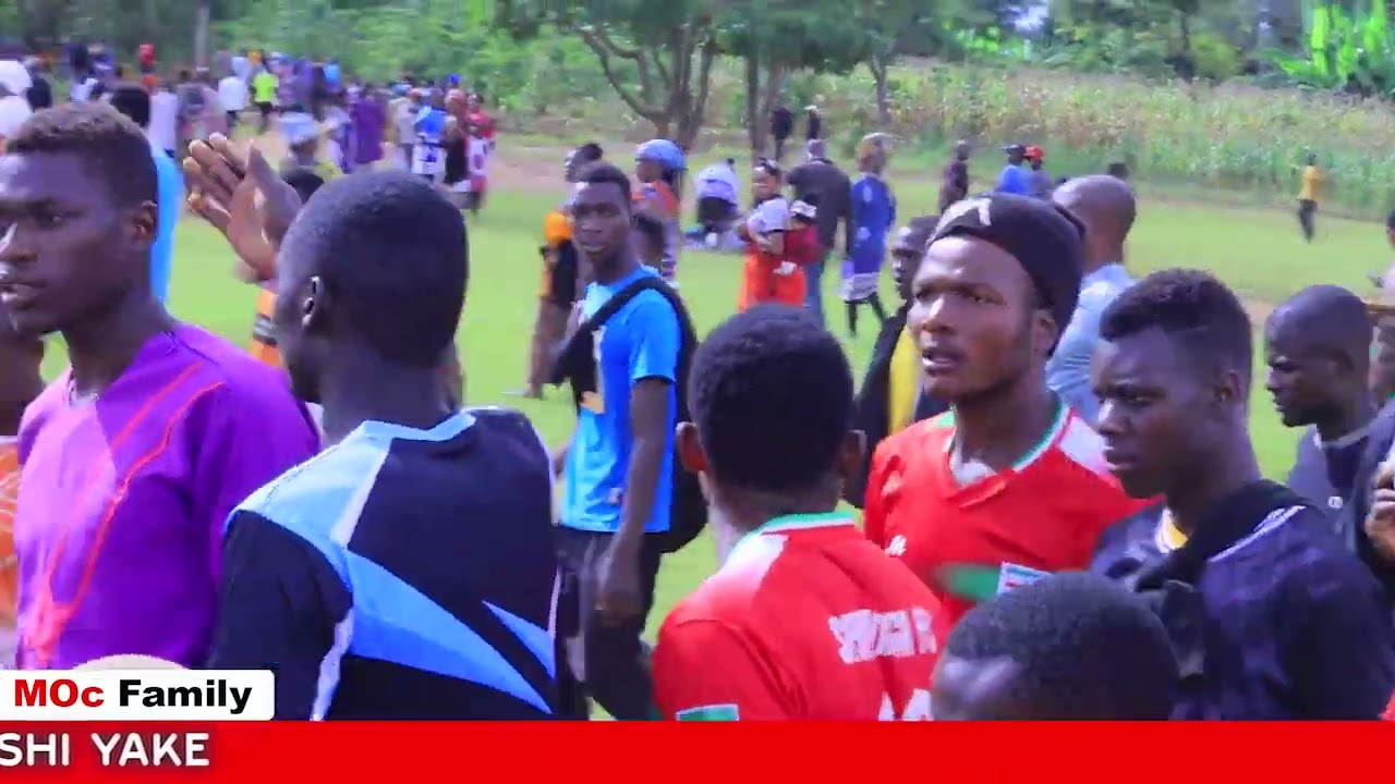 SONGWE MBOZI-TANZANIA*MAELFU YA WATU WAMZIKA MCHEZAJI BILE MGALA KISHUJAA.