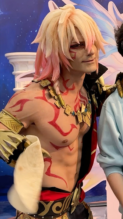 Making Cosplayers Pull For Me But With A Twist...