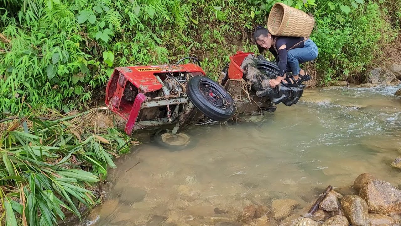Restored a tractor that was swept away by the stream.