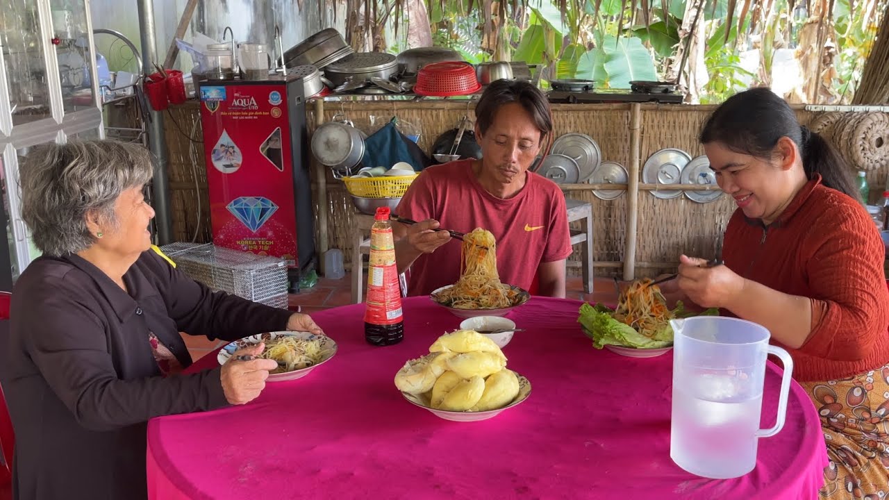 Nhanh Gọn Lẹ, Vừa Bán Cá Về Làm Hủ Tiếu Xào Cho Nhanh Để Đi Thả Lú, / NCMT 310
