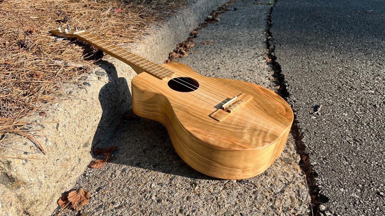 I Made A Baritone Ukulele | Woodworking | Woody Woody [ENG SUB]