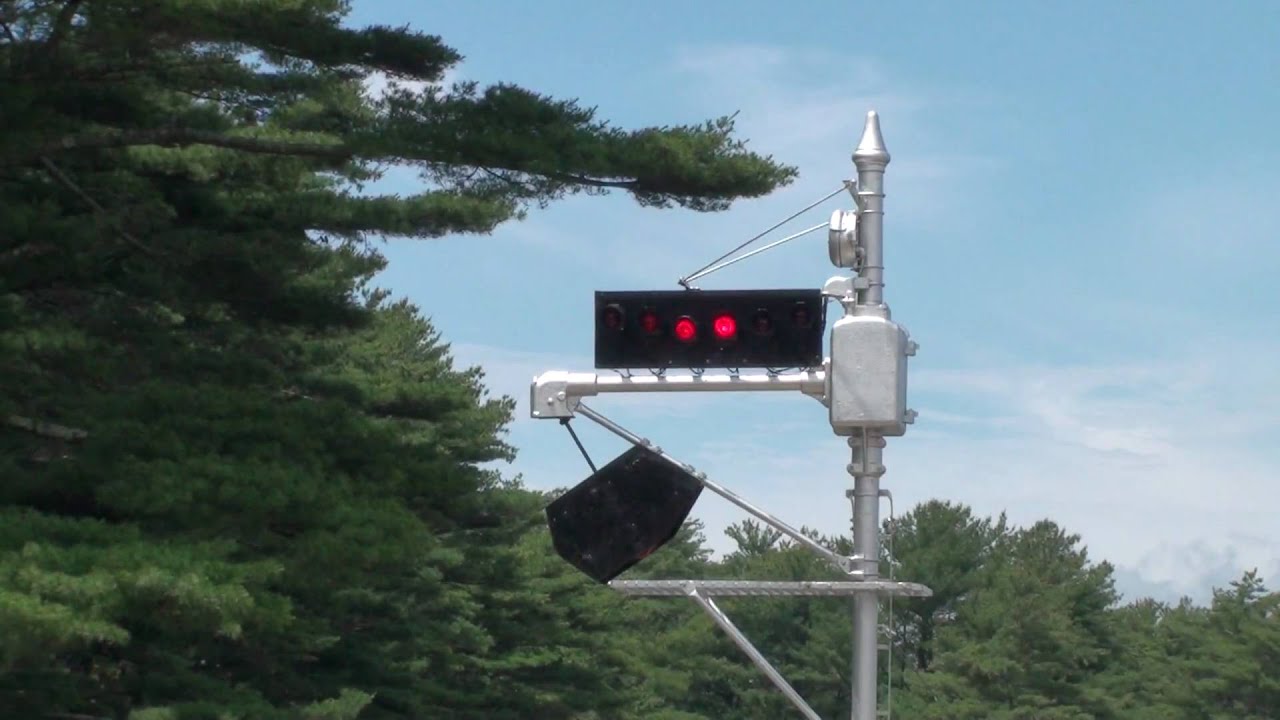 Edaville Railroad Wig-Wag Crossing Signal in High Definition - YouTube