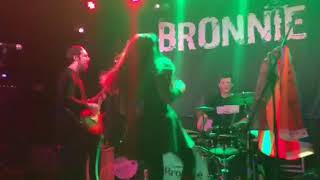 Bronnie-High School Sucks
