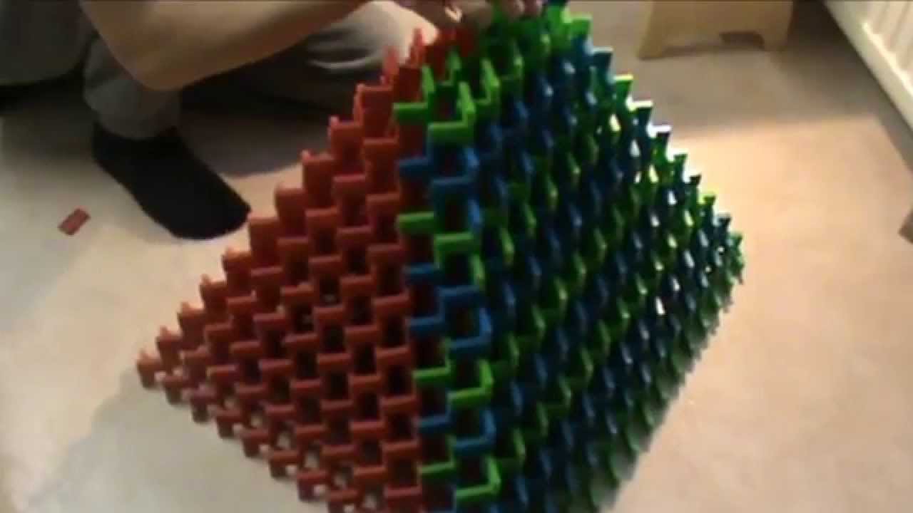 20x20 3D Domino pyramid - 5530 dominoes - YouTube