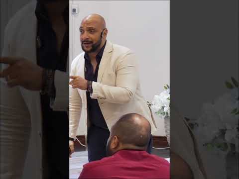 العميل أحيان ا ما بينافس لكنه يفتن بين المنافسين