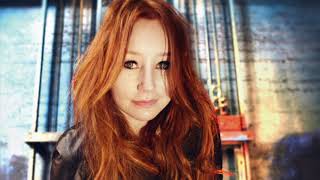 Watch Tori Amos Giants Rolling Pin video