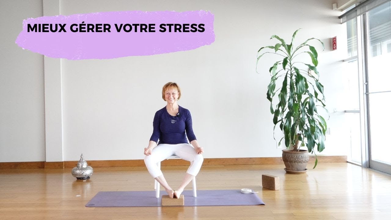 20 minutes de yoga sur chaise pour mieux gérer le stress HB | YOGA TOUT (Français)