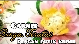GARNIS BUNGA TERATAI DENGAN PUTIK KRIWIL 