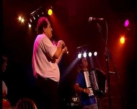YouTube에서 Taraf De Haidouks - Briu 보기 YouTube에서 Taraf De Haidouks - Briu 보기