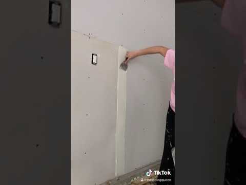 Vídeo: Com enganxar paper pintat al sostre