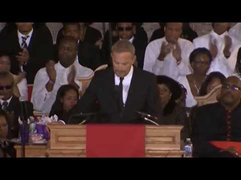 Video: Whitney Houston Memorial Sərgisinə Necə Getmək Olar