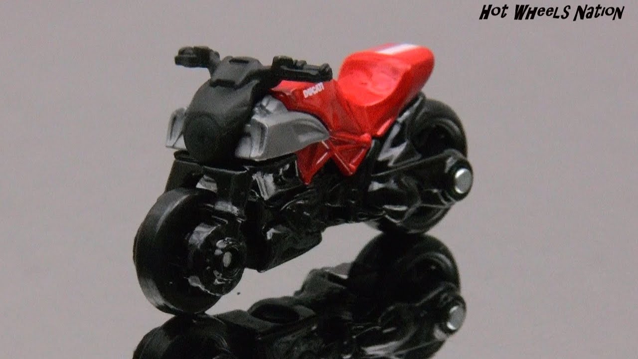 2013 Hot Wheels Ducati Diavel (New For 2013) #9 notary public