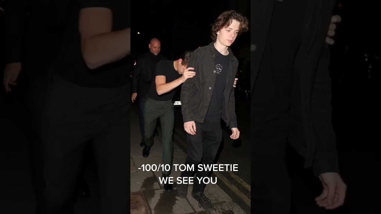 Rating Tom Holland's paparazzi pictures😯OMG!!! Tom Holland's first