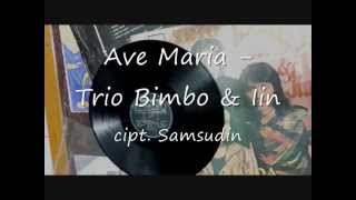 Bulan Merah ( Cipt. Iwan Abdurachman ) - Trio Bimbo , Band 4 Nada