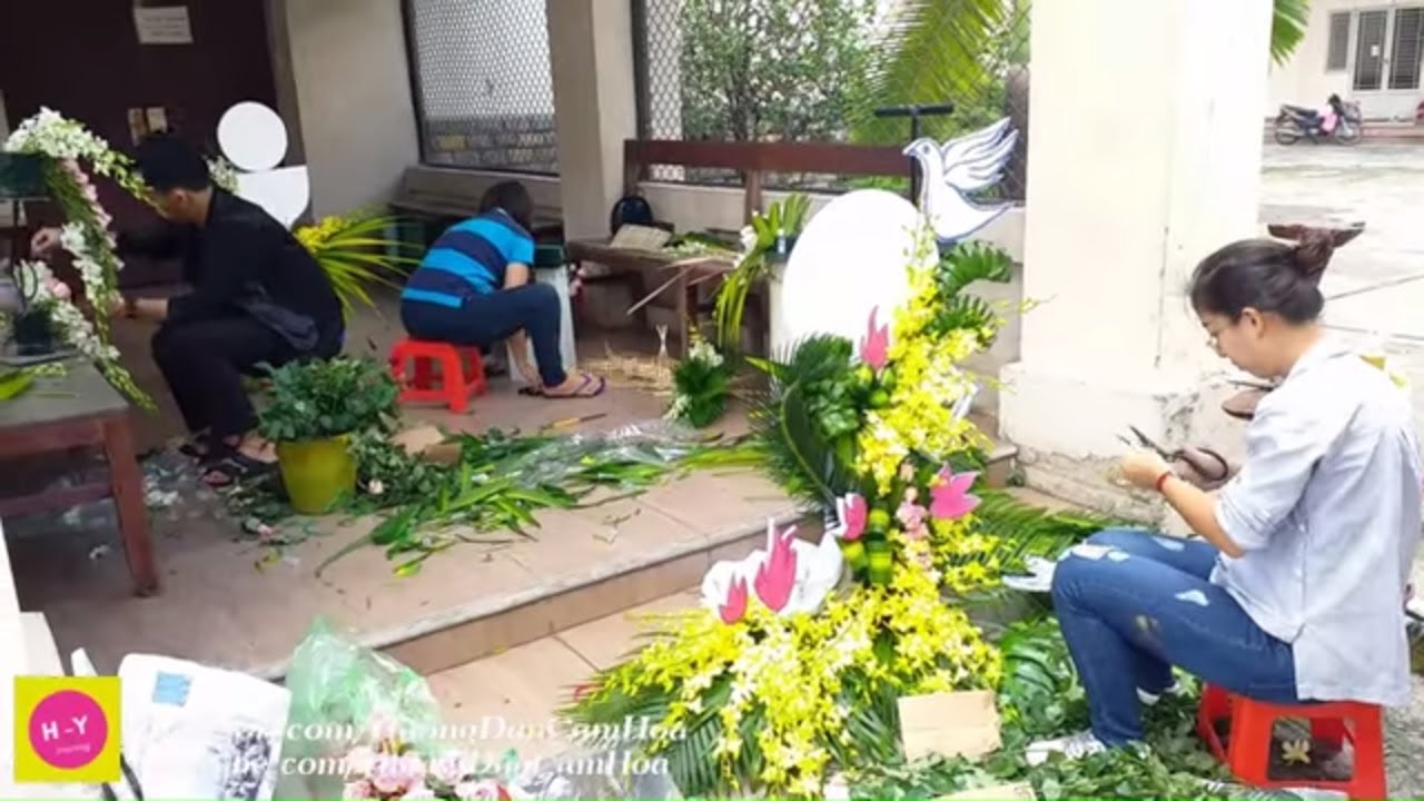 Hậu trường cắm hoa nhà thờ Chí Hòa Tân Bình lễ Chúa Thánh Thần