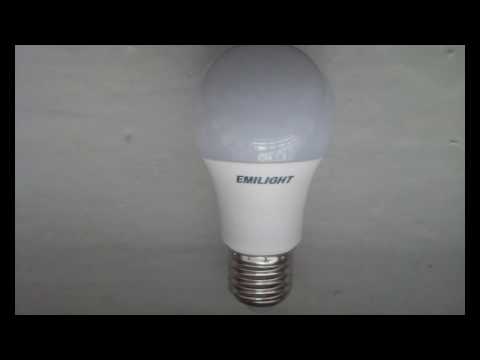 ПРИМЕР СВЕЧЕНИЯ СВЕТОДИОДНОЙ ЛАМПЫ EMILIGHT LED EKO A55 7W AC220V E27 2700K ШАР