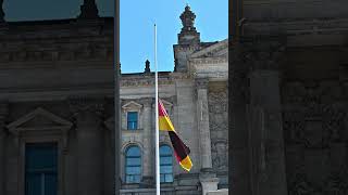 Dem deutschen volke 🇩🇪 #deutschland #volk #mitte #bright #flag #berlin #day #berlinphotography