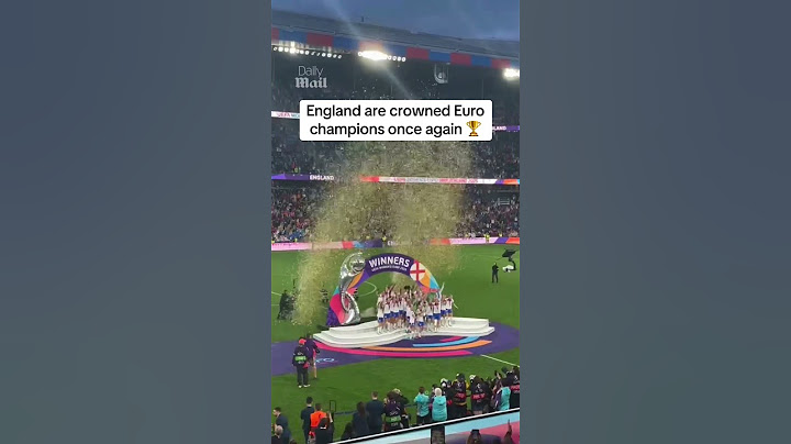 The Lionesses lift the trophy as England retain their title as Euro champions 👏🏆 #lionesses