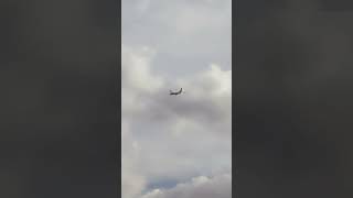 Delta airlines 737-900 takeoff from Palm Springs international airport