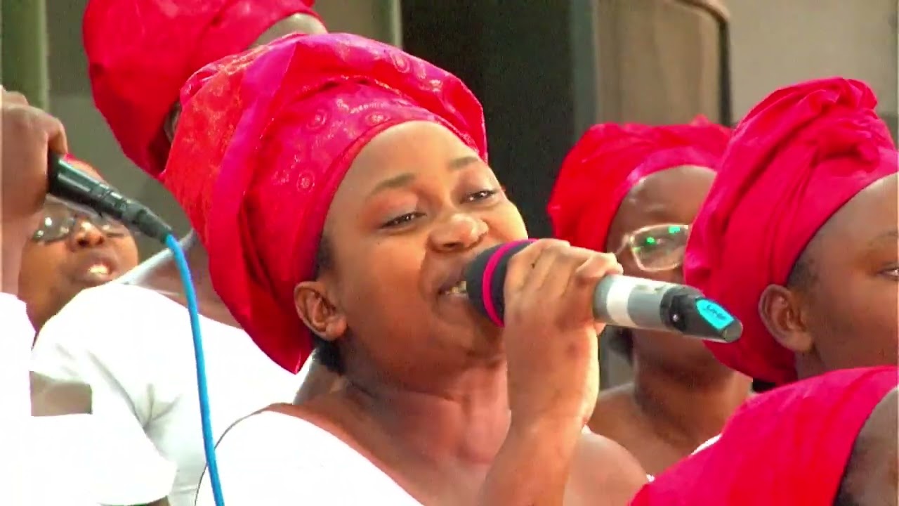 Hermon choir, imw iririmba ngo amatunda ye arandyoheye iradutaramiye teumva kubaho kw' Imana