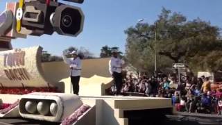 Rose Parade Honda float