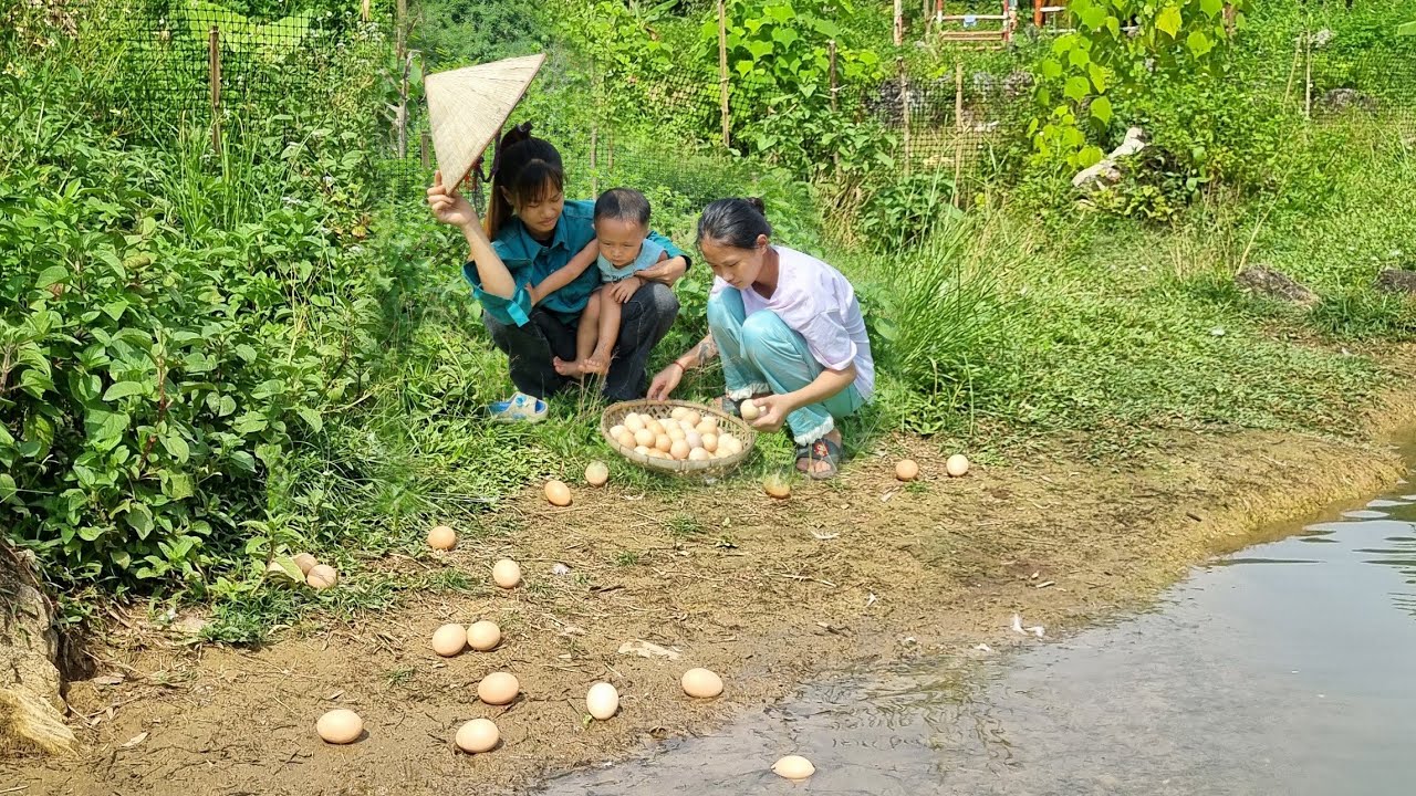 mother and daughter go to collect chicken eggs, go to sell and encounter stormy weather@TEENMOM.2