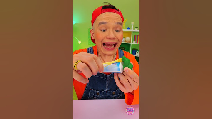 Sorpresa con il gadget del dentifricio! 😂 💚 Impossibile che abbia capito QUESTO!