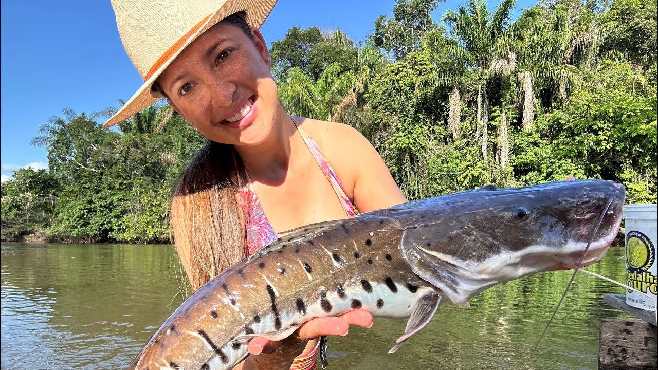 FUI OBRIGADA A DEVOLVER O PEIXE PARA O RIO