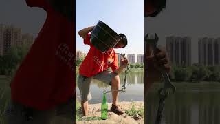 ??Keeping A Tilted Water Tank Balanced On A Beer Bottle&Chinas No. 1 Balance Master