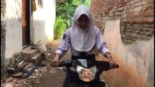 Download lagu tugas b.indo membuat video iklan (soffell bengkoang)