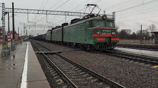 Электровоз Вл11М-405/404Б С Грузовым Поездом.