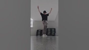 Thumbnail of LAY ZHANG- VEIL Dance Cover #张艺兴 #layzhang #dancecover #cpop #danceshorts #dancevideo