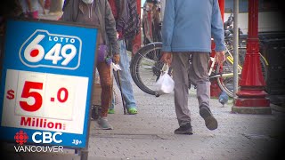 Food delivery worker stabbed in Vancouver's Chinatown