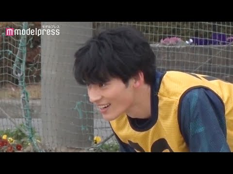 岡田健史、さわやかなサッカー少年姿披露　映画『望み』メイキング