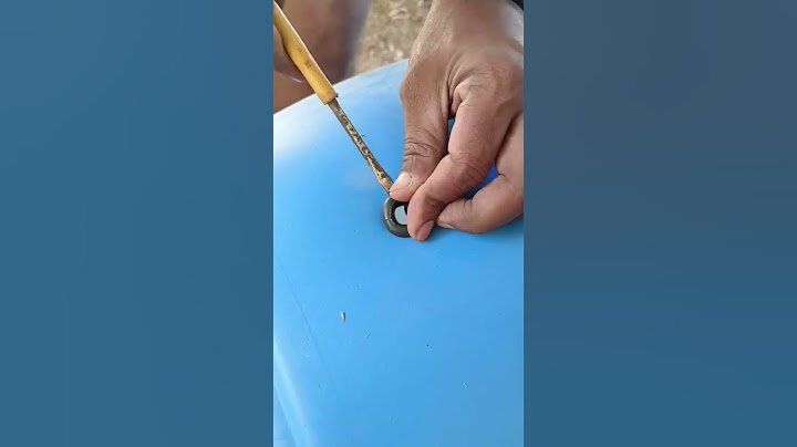 How to attach tap on plastic drum #plastic #drums #DIY drum me nal kaise lagaye #vermiwash