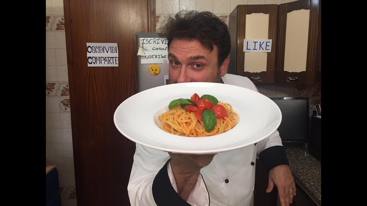 Spaghetti al Pomodoro Fresco e Basilico - CHEF BARBATO