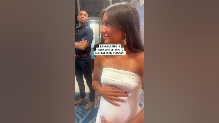 Bloated girl pretends to be pregnant in public 🤰 (🎥: tt/sadiereeves2.0)