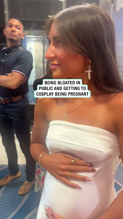 Bloated girl pretends to be pregnant in public 🤰 (🎥: tt/sadiereeves2.0)