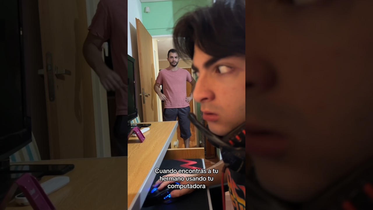Los hermanos menores siempre tocando lo que no deben 😠 #humor #hermanos #comedia #amordehermanos