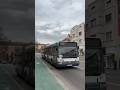 Autobuz Irisbus agora L #553 pe linia M26 tranzitând strada George barițiu cu un șofer de treabă