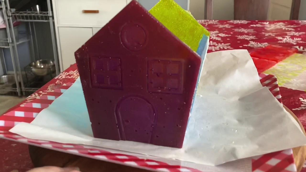 Making a Jolly Rancher House with the Pampered Chef Cookie House Mold