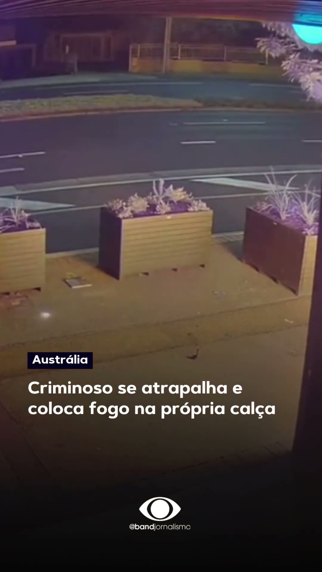 Criminoso se atrapalha e coloca fogo na própria calça na Austrália #shorts