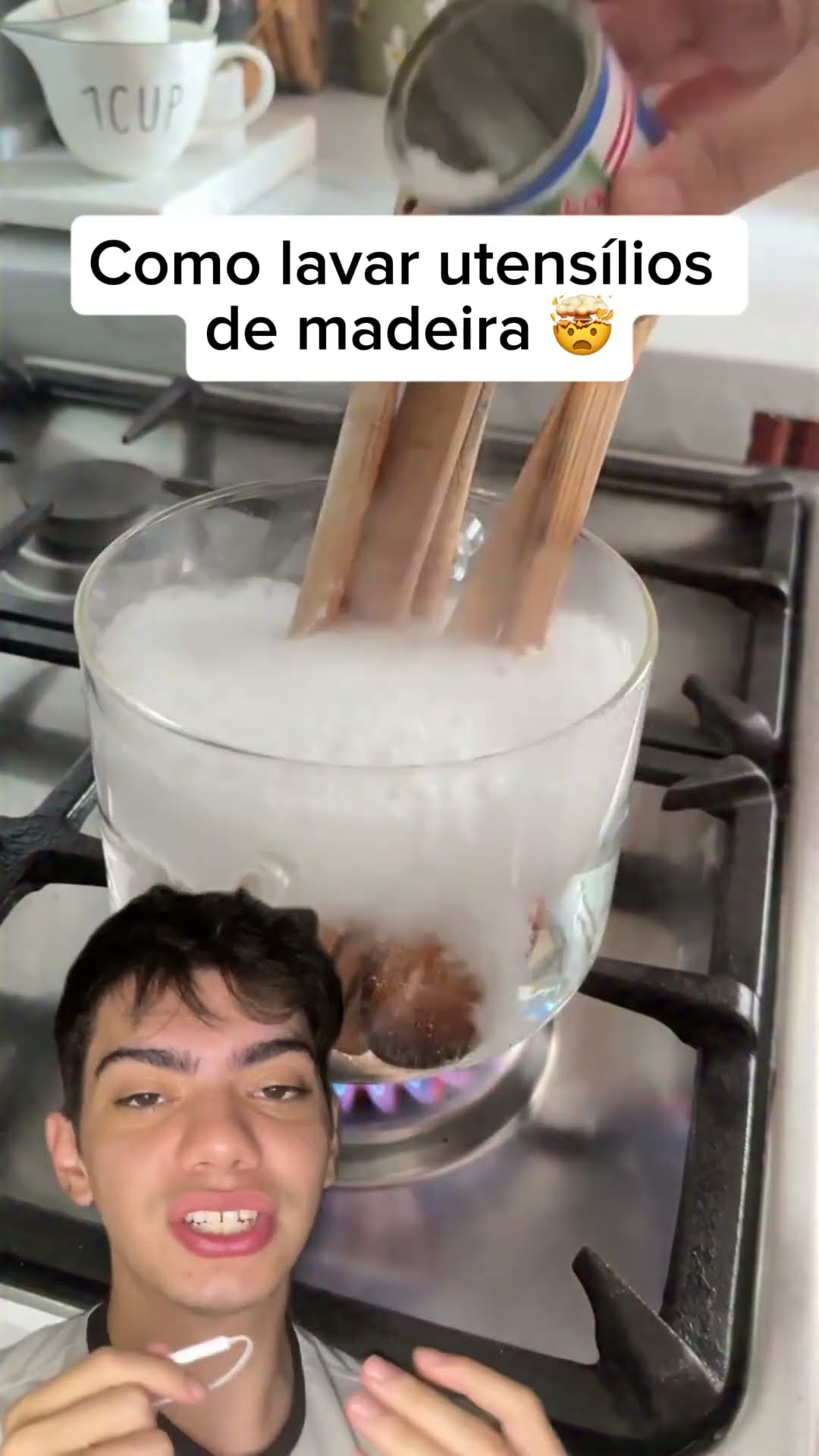 Utensílios de madeira? ? Use água fervente e bicarbonato, nunca só sabão! ?