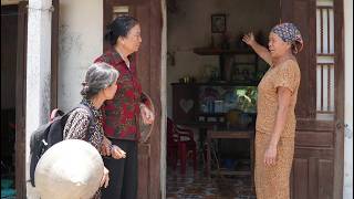 The woman with amnesia was terrified when she returned to the house where she used to live.